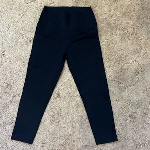 Zyia active sz 6-8 capri leggings. Pockets!